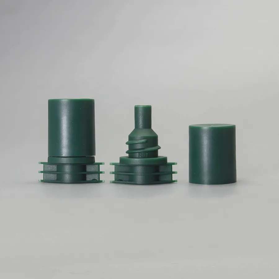 RD-111 3.5 mm Plastic Spout Cap